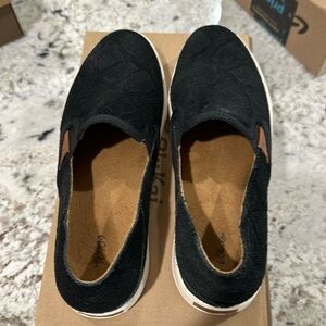 Olukai slip on shoes, black